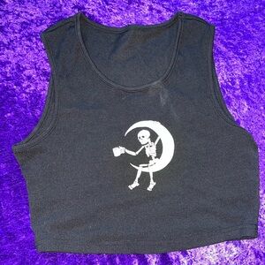 Cute black cropped tank top🖤